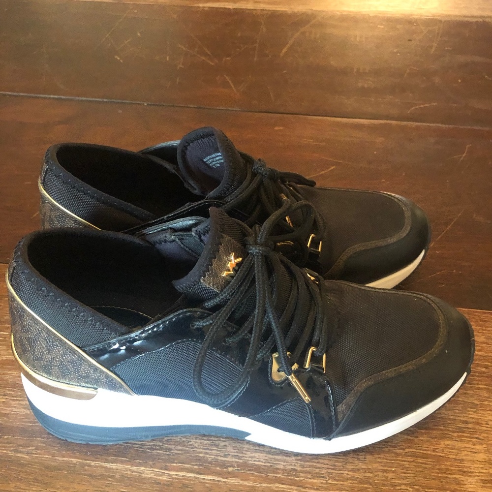 Michael Kors Wedge Sneaker 7.5
